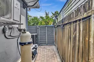 1124 NE 18th Ave, Fort Lauderdale, FL 33304 - Photo 50