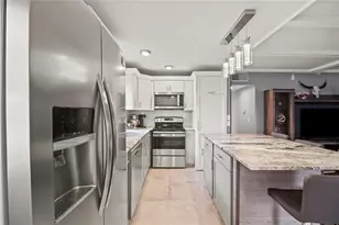 352 Saxony Trail, Delray Beach, FL 33446 - Photo 2