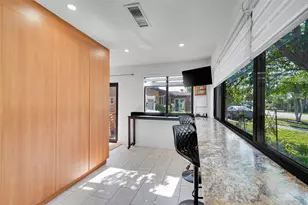 1736 NW 38th St, Oakland Park, FL 33309 - Photo 12