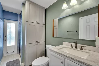 1736 NW 38th St, Oakland Park, FL 33309 - Photo 14