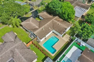 9348 NW 24th Pl, Pembroke Pines, FL 33024 - Photo 2