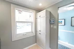 1035 Country Club Dr, Margate, FL 33063 - Photo 18