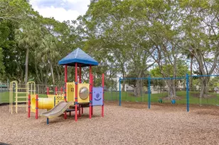 2320 S Cypress Bend Dr, Pompano Beach, FL 33069 - Photo 20