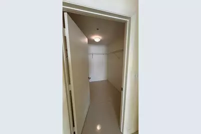 253 NE 2nd Street, Unit #3208, Miami, FL 33132 - Photo 4