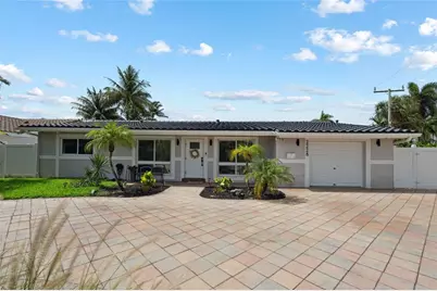 2228 SE 10th St, Pompano Beach, FL 33062 - Photo 1