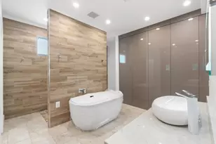 1498 NE 39th St, Oakland Park, FL 33334 - Photo 16