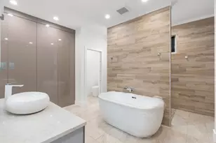 1498 NE 39th St, Oakland Park, FL 33334 - Photo 14