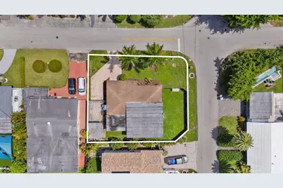 1498 NE 39th St, Oakland Park, FL 33334 - Photo 32