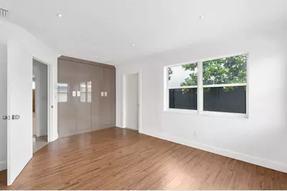 1498 NE 39th St, Oakland Park, FL 33334 - Photo 24