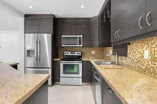 1498 NE 39th St, Oakland Park, FL 33334 - Photo 8