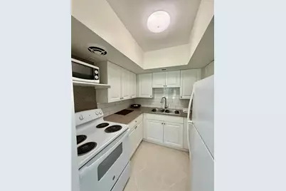 23 NE 19th Ave, Pompano Beach, FL 33060 - Photo 10