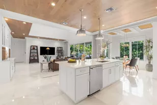 2306 NE 12th Ct, Fort Lauderdale, FL 33304 - Photo 22