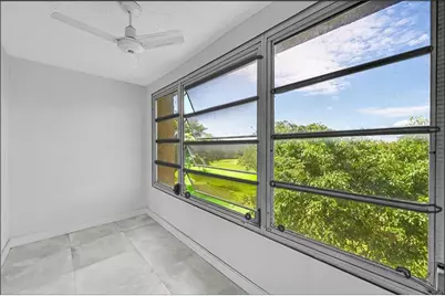 9761  Sunrise Lakes Blvd, Unit #301, Sunrise, FL 33322 - Photo 12