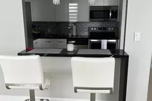 3625 N Country Club Dr Unit, Miami, FL 33180 - Photo 4