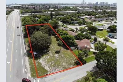 204 S Chillingworth Dr, West Palm Beach, FL 33409 - Photo 1