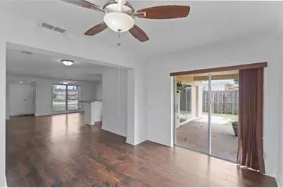 8470 NW 28th St, Sunrise, FL 33322 - Photo 12