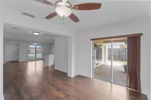 8470 NW 28th St, Sunrise, FL 33322 - Photo 12