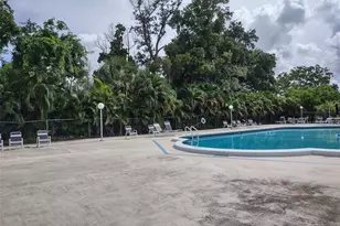 4200 Hillcrest Dr, Hollywood, FL 33021 - Photo 16