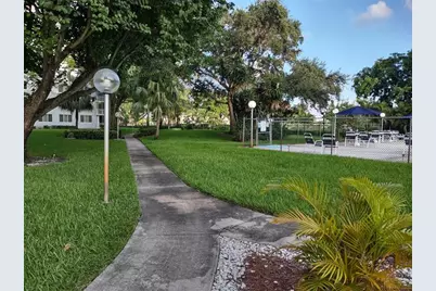 4200  Hillcrest Drive, Unit #405, Hollywood, FL 33021 - Photo 12