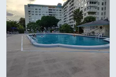 4200  Hillcrest Drive, Unit #405, Hollywood, FL 33021 - Photo 14