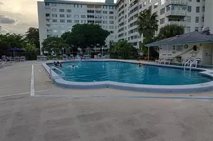 4200 Hillcrest Dr, Hollywood, FL 33021 - Photo 14