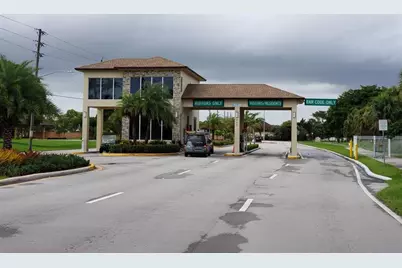 1200 SW 137th Ave, Unit #312E, Pembroke Pines, FL 33027 - Photo 26