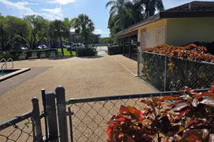 1200 SW 137th Ave, Pembroke Pines, FL 33027 - Photo 24