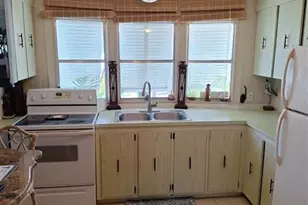 100 N Harbor Dr, Vero Beach, FL 32960 - Photo 12