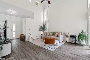 8 Governors Ct, Palm Beach Gardens, FL 33418 - Photo 22