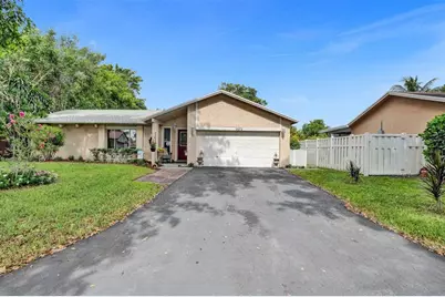 2672 NW 95th Ter, Coral Springs, FL 33065 - Photo 2