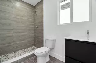 2451A NW 21st St, Fort Lauderdale, FL 33311 - Photo 12