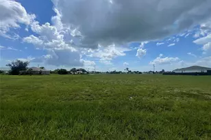 2616 Santa Barbara Blvd, Cape Coral, FL 33993 - Photo 4