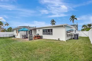 912 SE 16th Ct, Deerfield Beach, FL 33441 - Photo 2