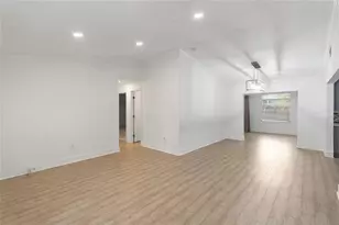 9700 NW 10th St, Pembroke Pines, FL 33024 - Photo 8