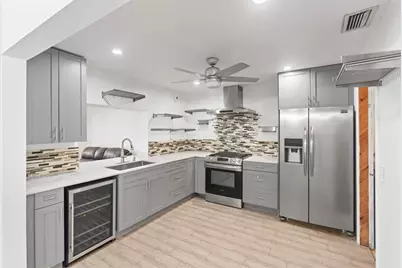 9700 NW 10th St, Pembroke Pines, FL 33024 - Photo 2