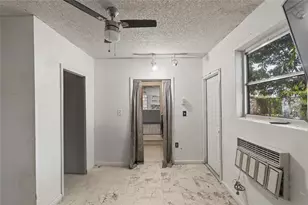 9700 NW 10th St, Pembroke Pines, FL 33024 - Photo 24