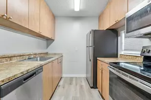 8610 N Sherman Cir, Miramar, FL 33025 - Photo 4