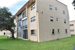 9001 Sunrise Lakes Blvd, Sunrise, FL 33322 - Photo 10