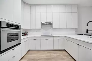 230 NE 69th Cir, Boca Raton, FL 33487 - Photo 8