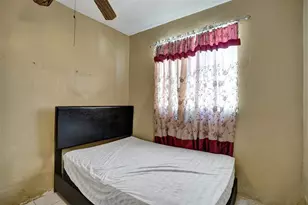 57 NW 68th St, Miami, FL 33150 - Photo 12