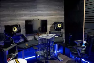 11150 Peachtree Dr, Miami, FL 33161 - Photo 14