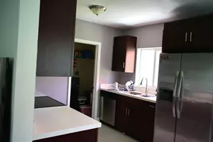 11150 Peachtree Dr, Miami, FL 33161 - Photo 10