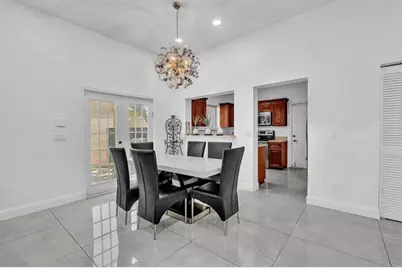 10180 NW 5th St, Plantation, FL 33324 - Photo 18