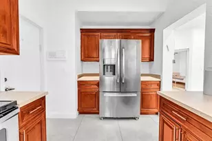 10180 NW 5th St, Plantation, FL 33324 - Photo 6