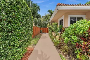 10180 NW 5th St, Plantation, FL 33324 - Photo 2