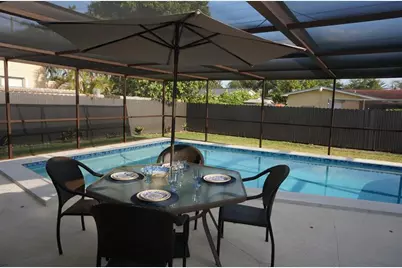 9220 SW 56th St, Miami, FL 33165 - Photo 10