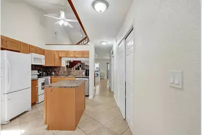 7670 NW 79th Ave, Unit #05, Tamarac, FL 33321 - Photo 2