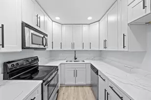 6061 N Falls Cir Dr, Lauderhill, FL 33319 - Photo 2