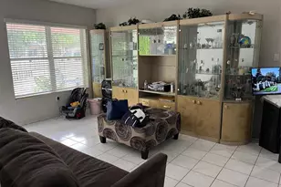 427 NE 160th St, Miami, FL 33162 - Photo 12