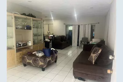 427 NE 160th St, Miami, FL 33162 - Photo 14